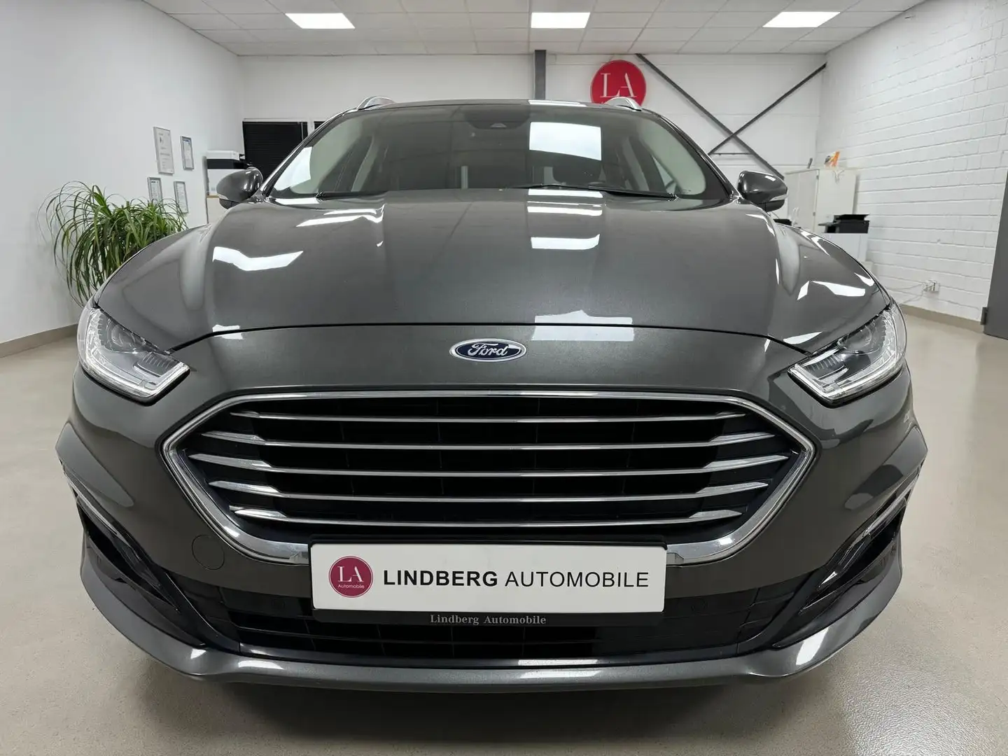 Ford Mondeo Turnier Hybrid Titanium*RFK*PDC*TEMP*ASST Grau - 2