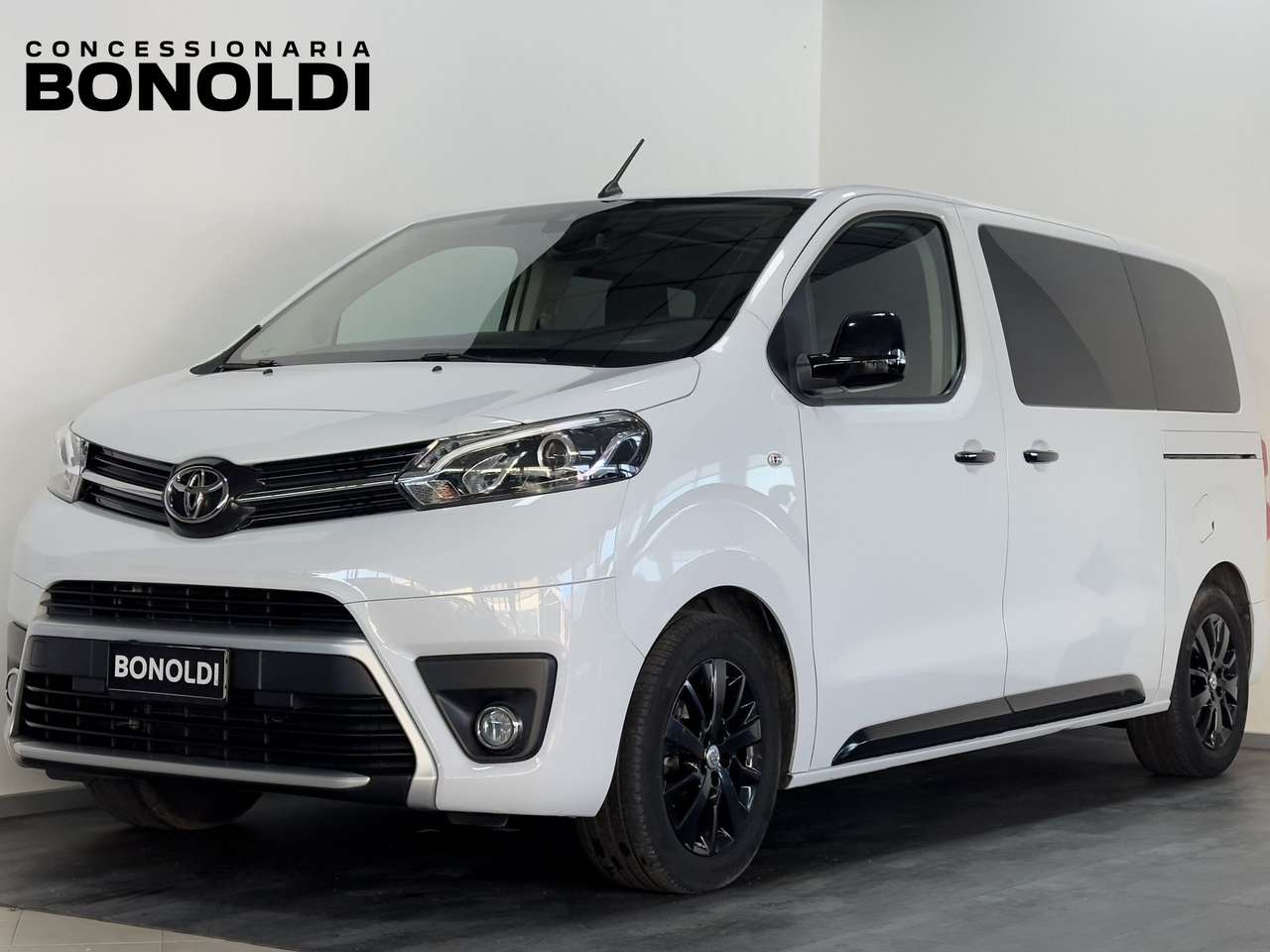 Toyota Proace Proace Verso 2.0D 180 CV L1 D Black Edition 8 posti (PREZZO CON IVA INCLUSA) - NO VINCOLO FINANZIAMENTO