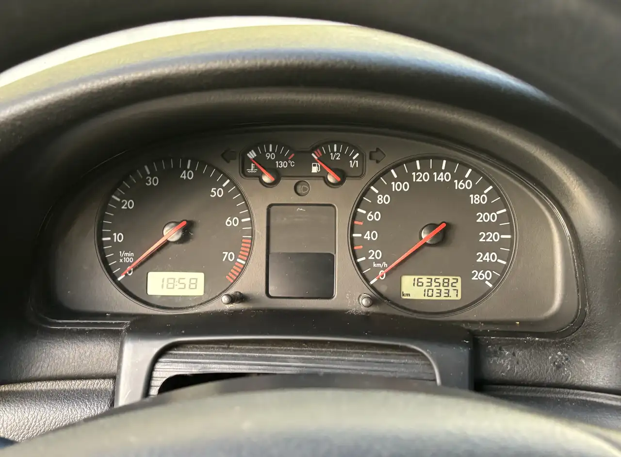 Volkswagen Passat 1.6, foto 6