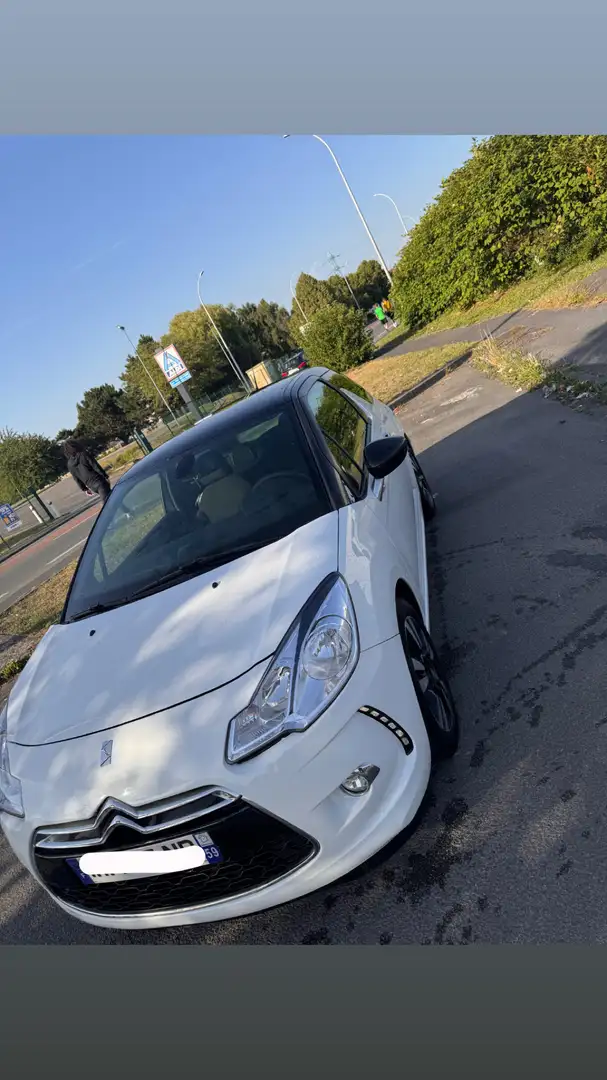 Citroen DS3 HDi 90 FAP Airdream So Chic - 2