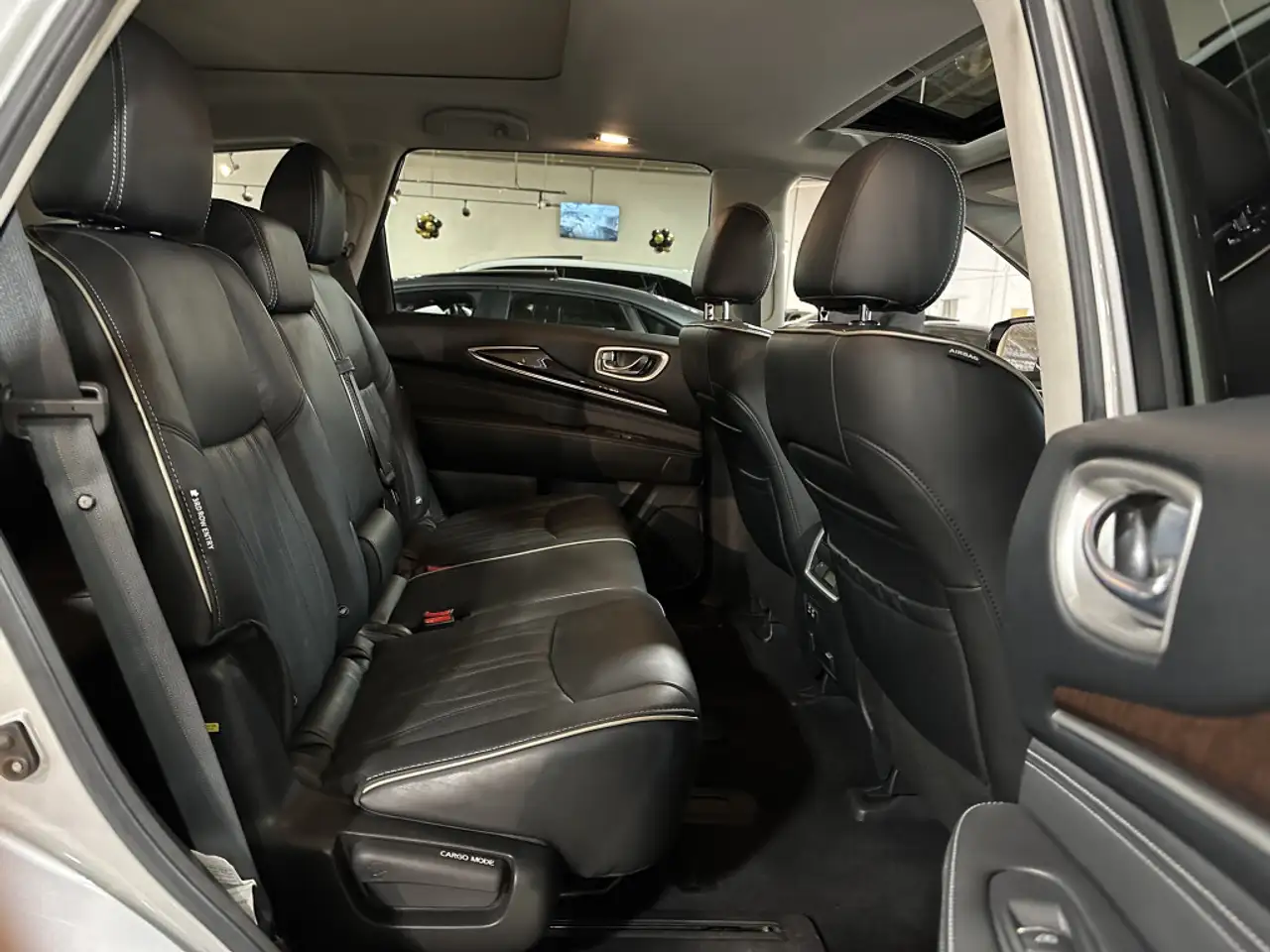 Infiniti QX60 fotografie Infiniti QX60