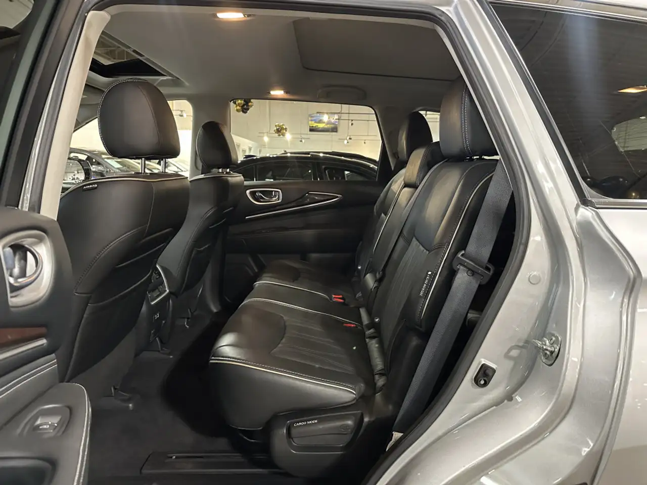 Infiniti QX60 fotografie Infiniti QX60