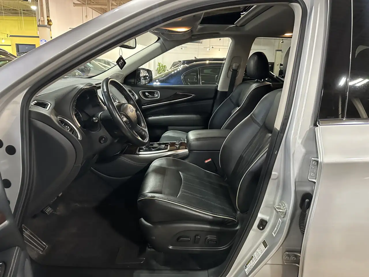 Infiniti QX60 fotografie Infiniti QX60