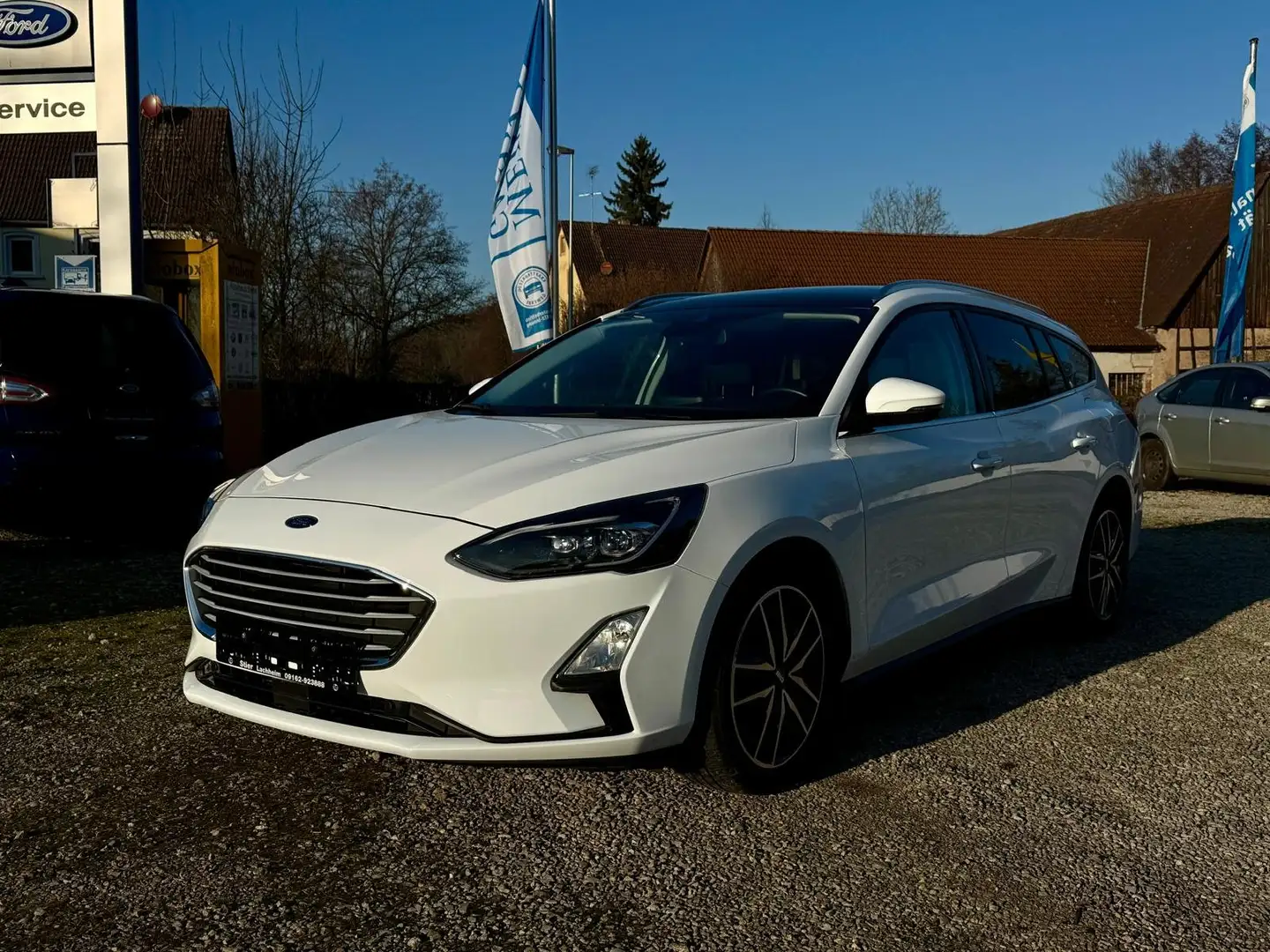 Ford Focus LED-Technik, Panorama-Dach, Winter-Paket Weiß - 1