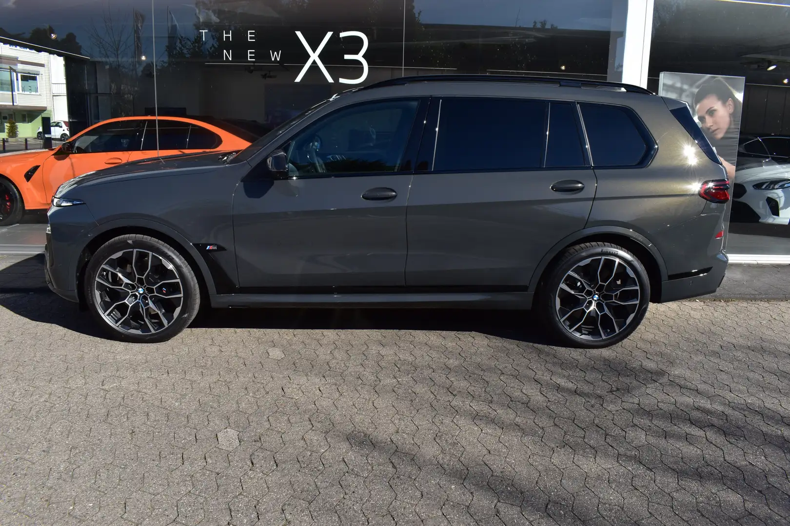 BMW X7 M 60i xDrive Gestiksteuerung B&W Surround DAB Grigio - 2