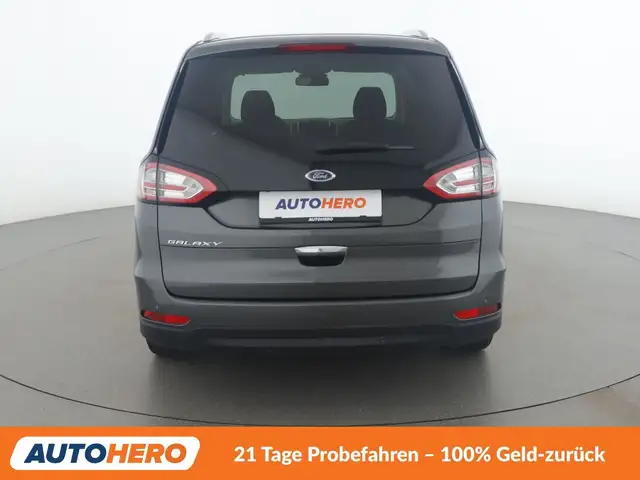 Ford Galaxy view 5