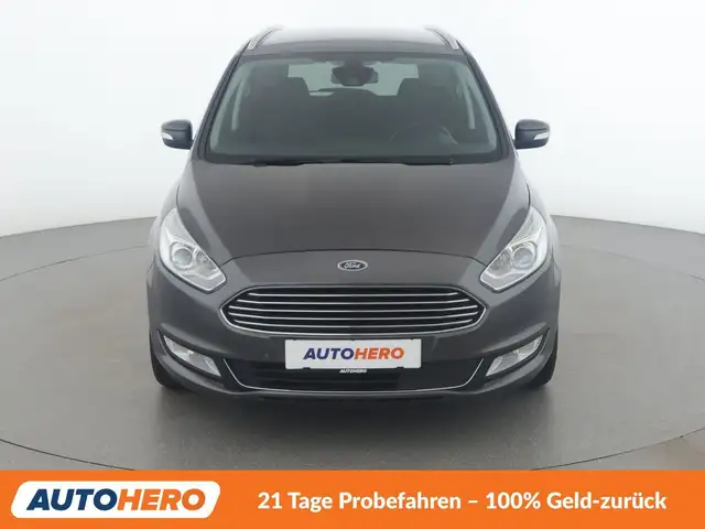 Ford Galaxy view 9