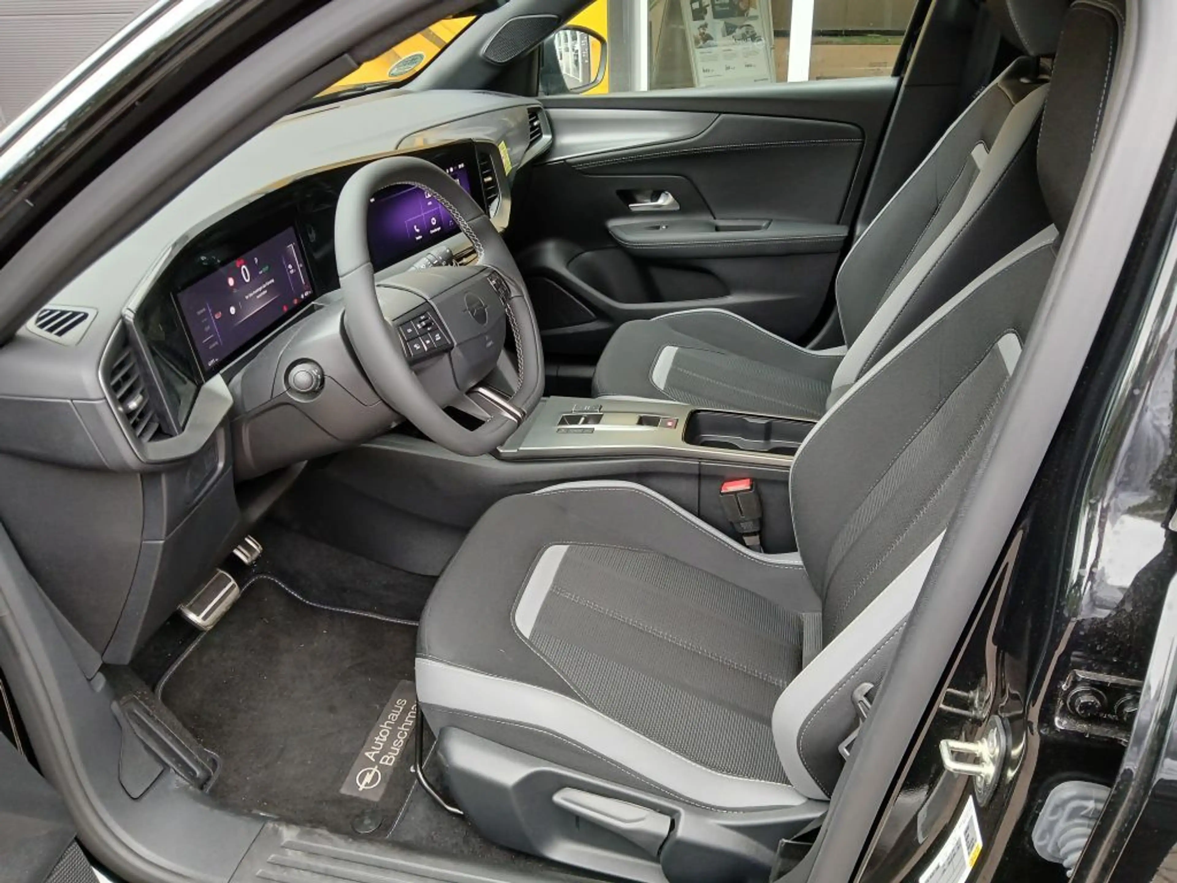 Opel Mokka-E GS — photo 11