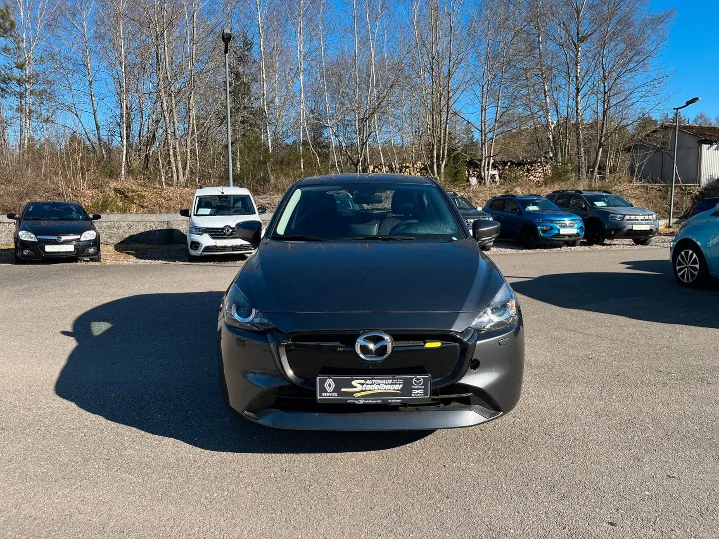 Mazda 2 Lim. Center-Line 1.5L 90PS 6MT Grau - 2