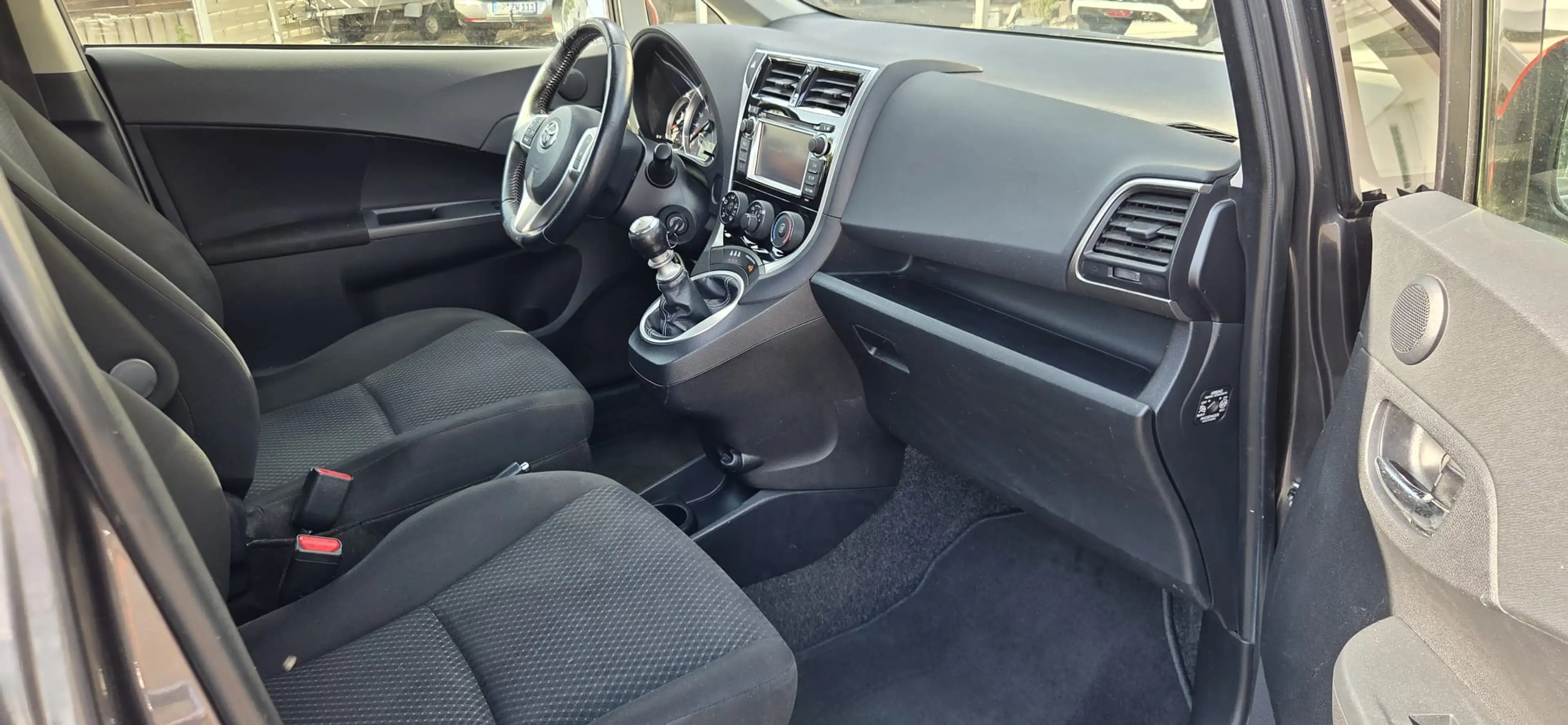 Toyota Verso-S Comfort — photo 4