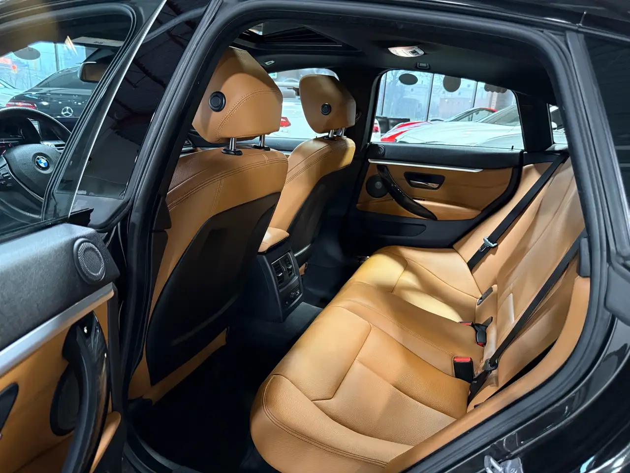 BMW 4 Series снимка BMW 4 Series