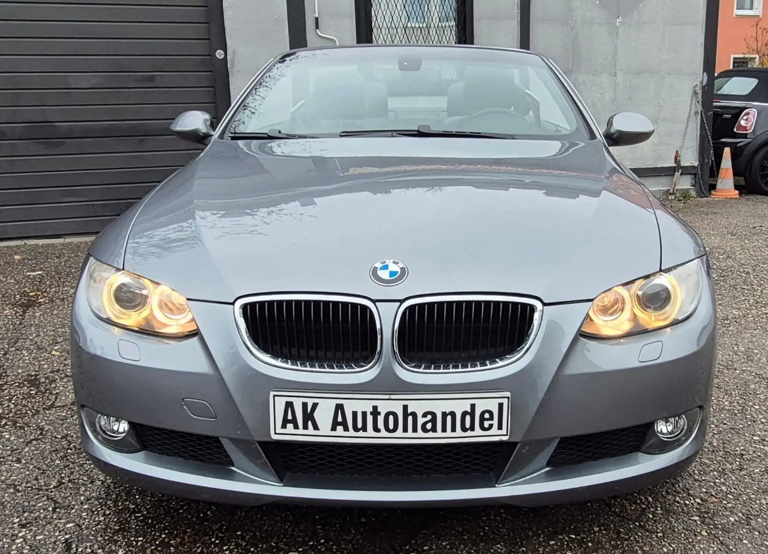 BMW 320 3 Cabrio / Roadster 320i Leder Xenon Grau - 2
