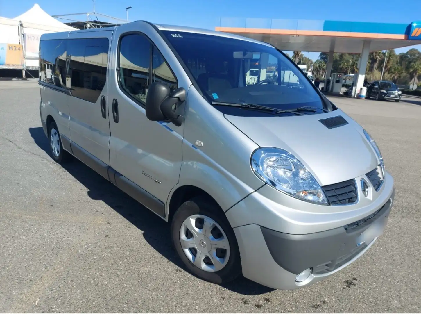 Renault Trafic passenger - 2