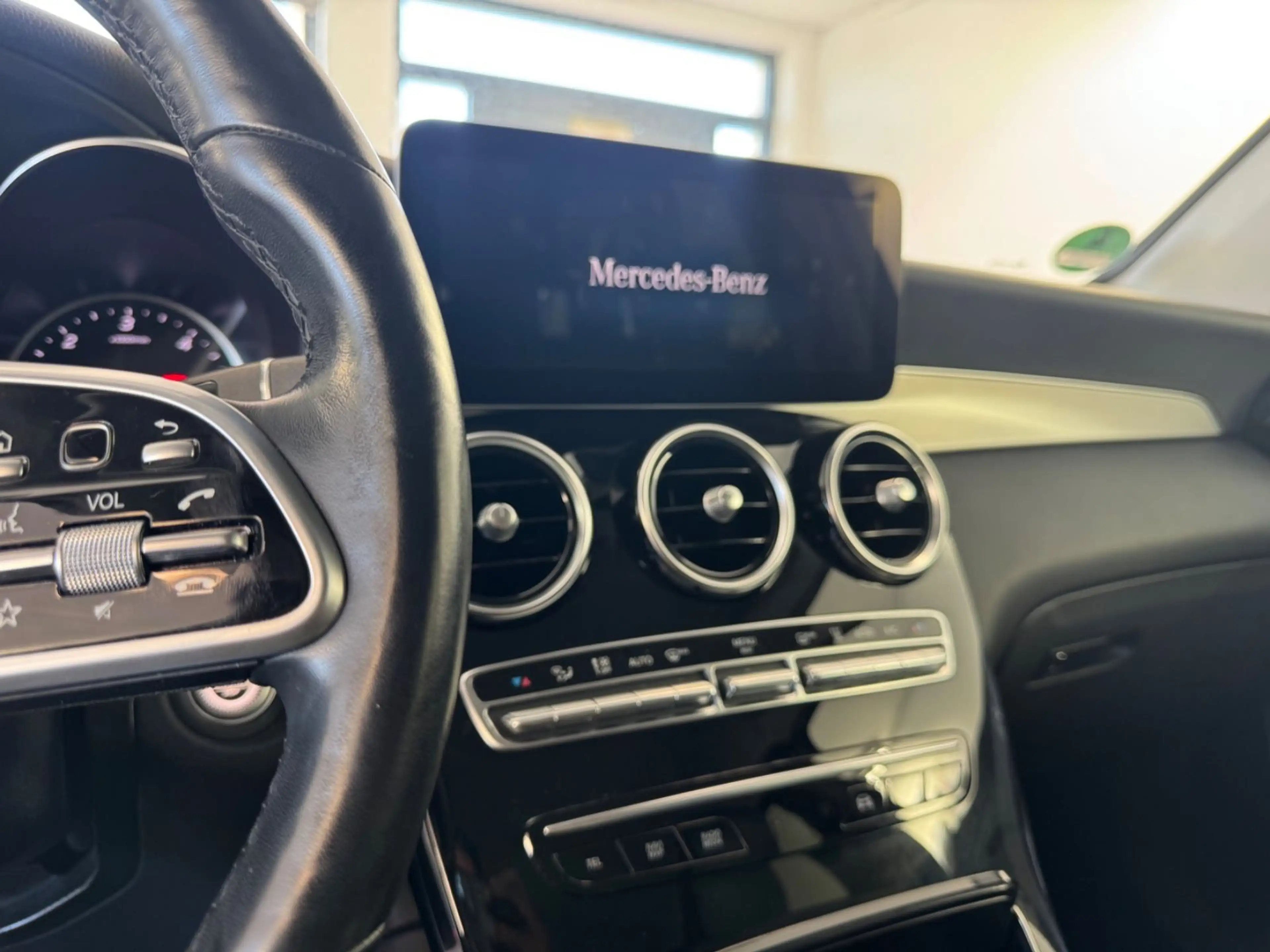Mercedes-Benz GLC 300 de 4Matic*Memory*SHZ*LED*El.Klappe* — photo 14