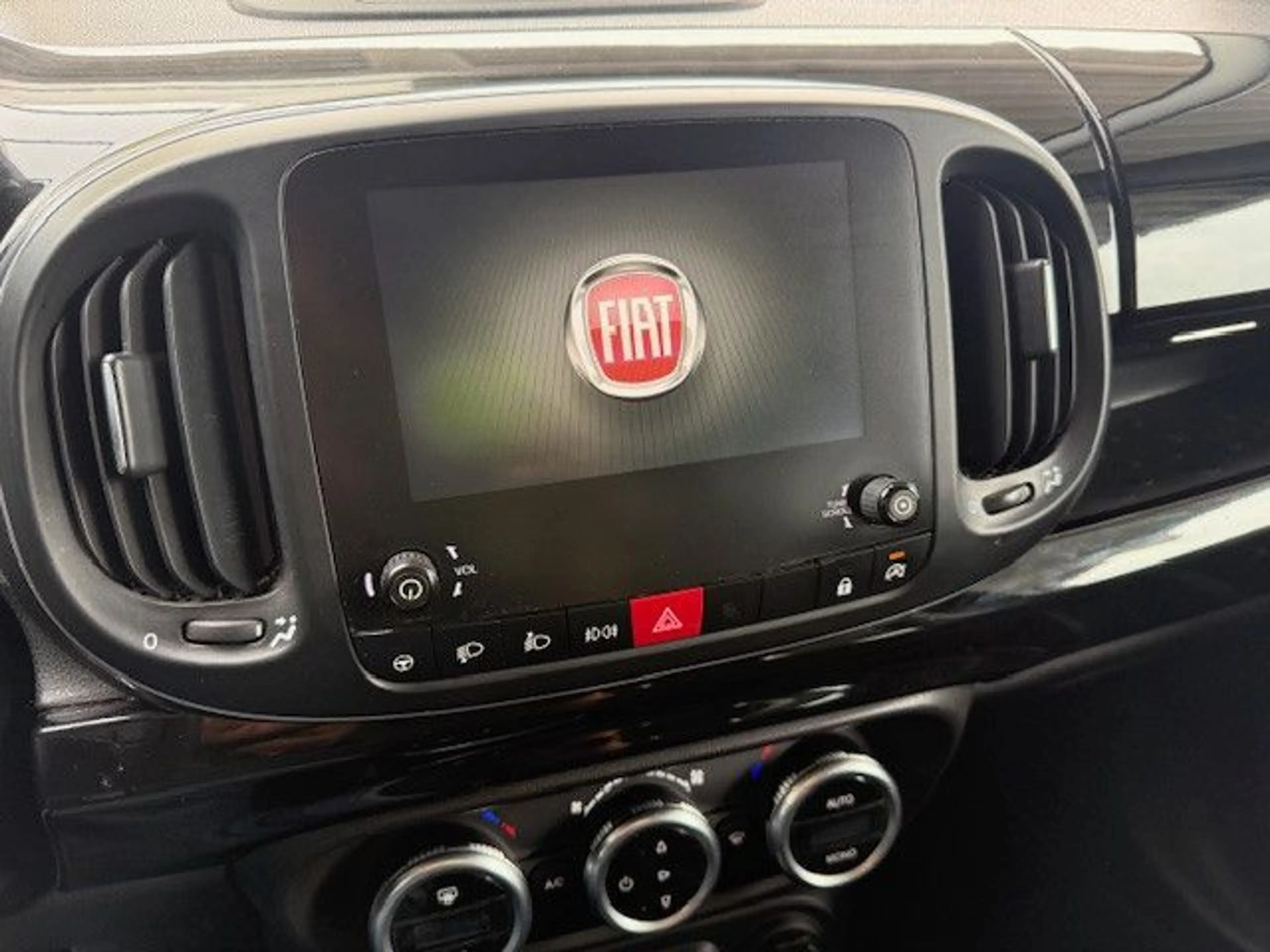 Fiat 500L Sport — photo 7