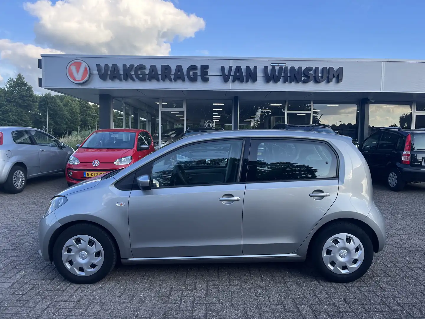 SEAT Mii 1.0 Style Intense Airco Cruise Bluetooth Pdc Nap Grijs - 2