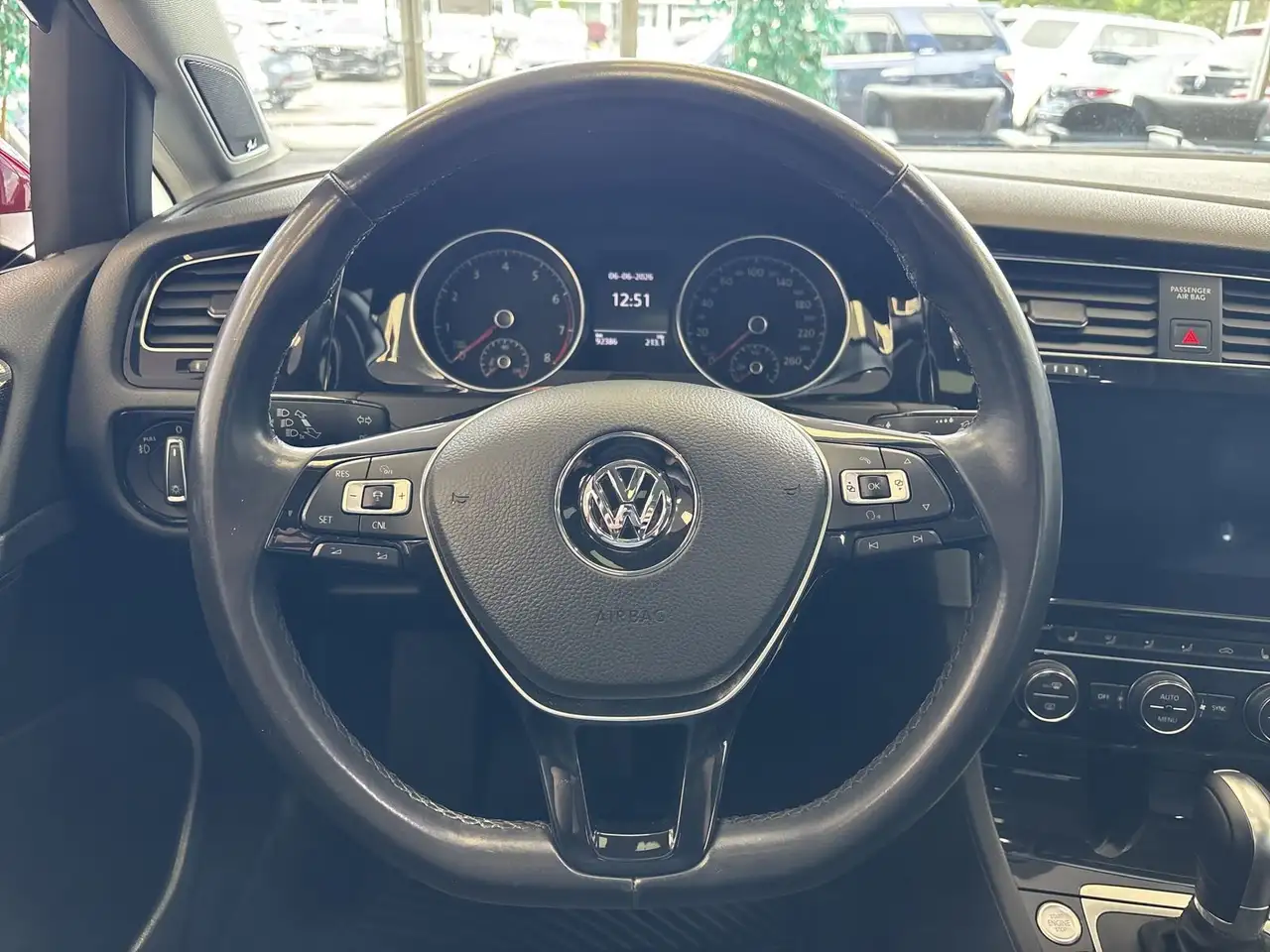 Volkswagen Golf photo Volkswagen Golf