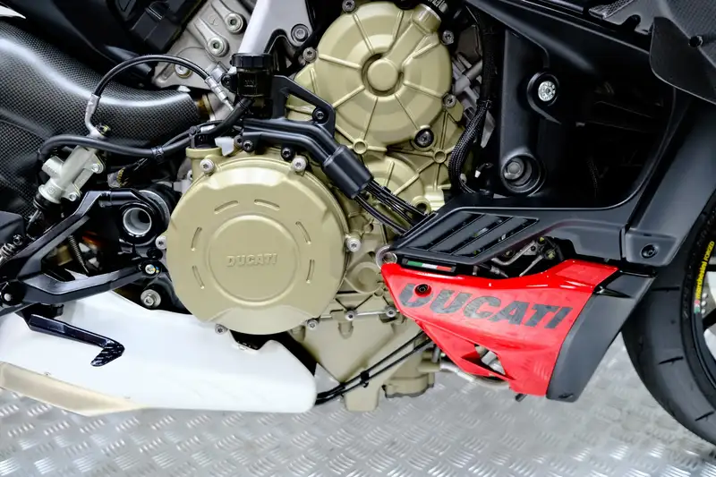 Ducati Streetfighter - foto 8