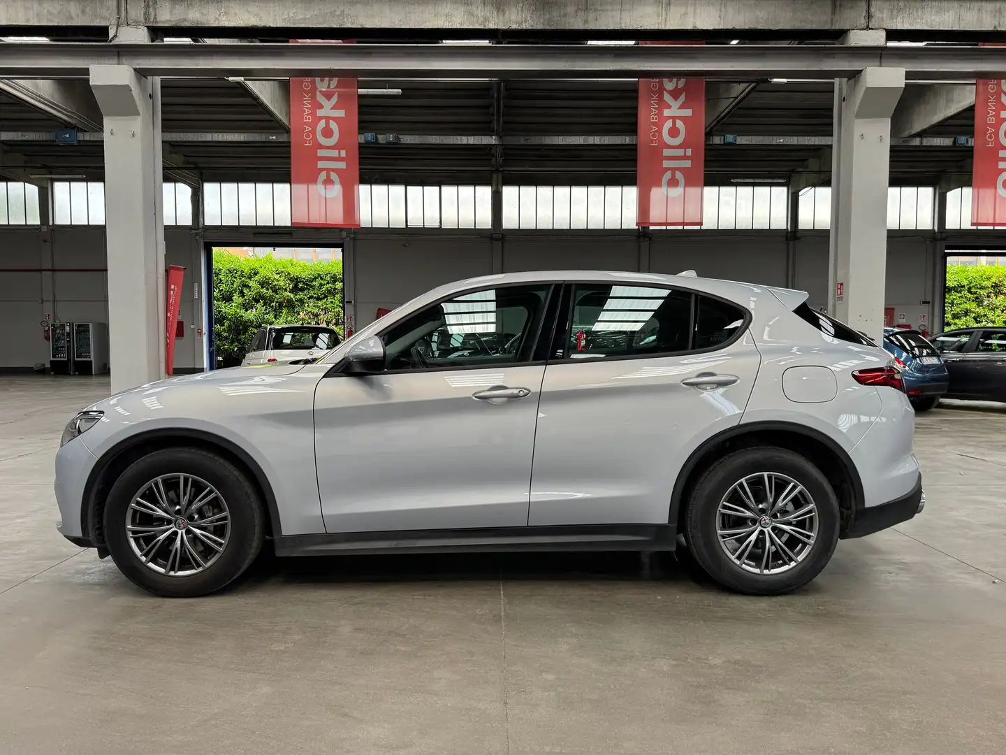 Alfa Romeo Stelvio Stelvio 2.2 t Business rwd 160cv auto Серый - 2