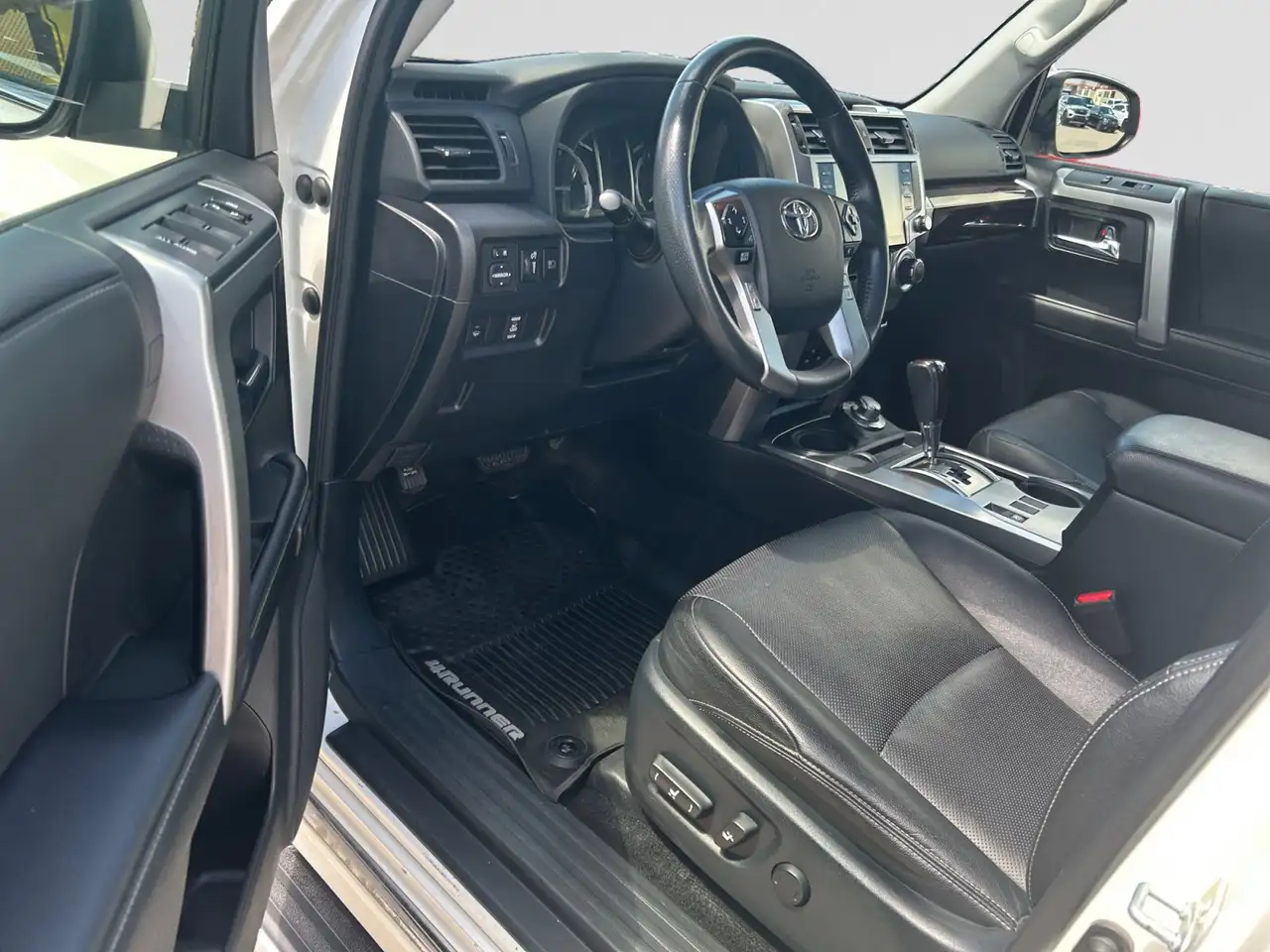 Toyota 4-Runner снимка Toyota 4-Runner