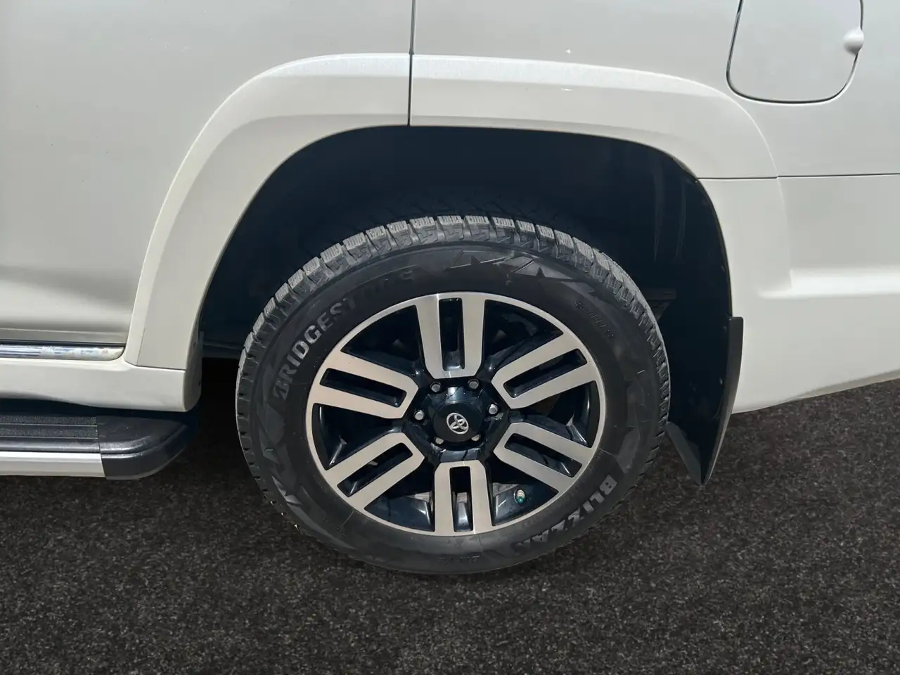 Toyota 4-Runner снимка Toyota 4-Runner