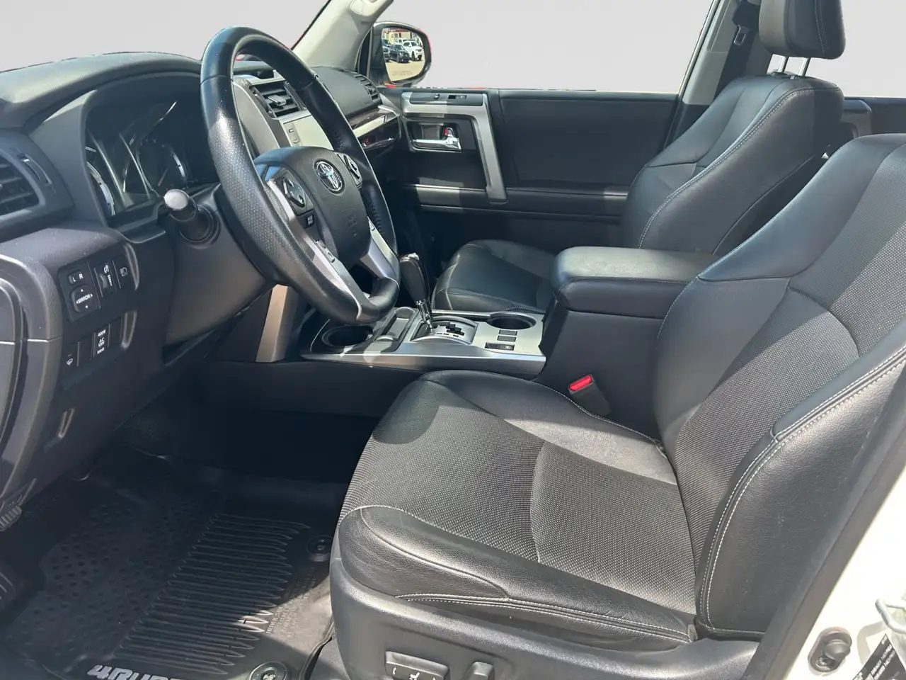 Toyota 4-Runner снимка Toyota 4-Runner