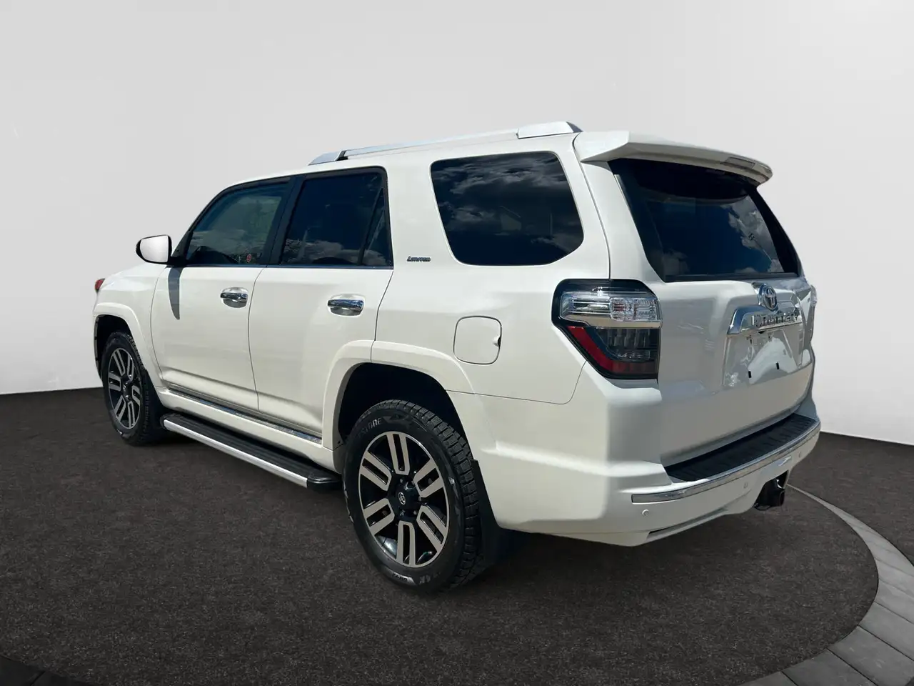 Toyota 4-Runner снимка Toyota 4-Runner