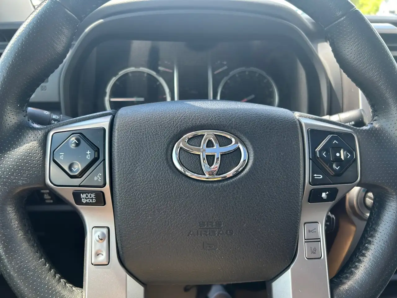 Toyota 4-Runner снимка Toyota 4-Runner