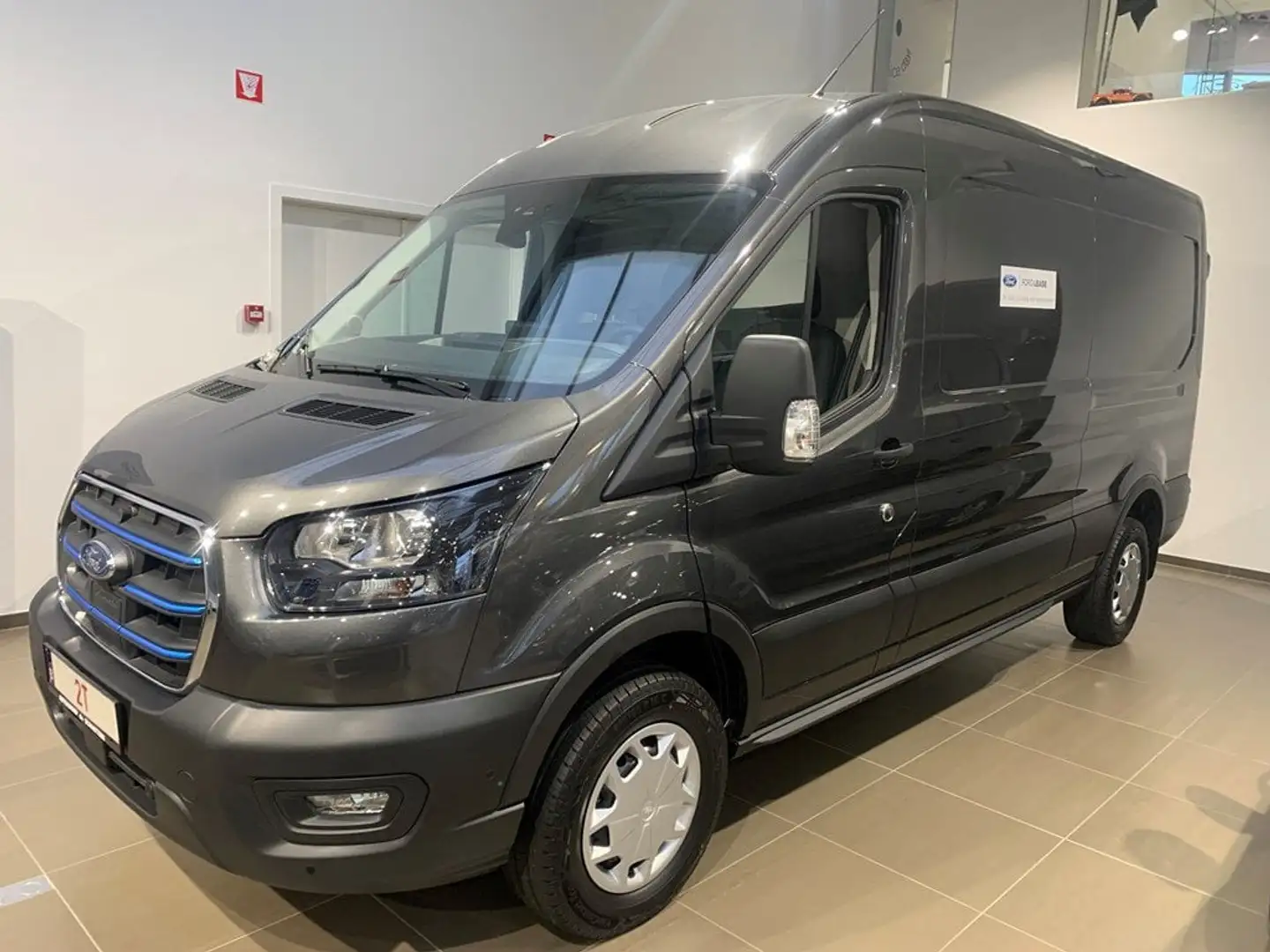 Ford E-Transit 183 PK L3 Full electric: Camera, cruise control, Grijs - 1