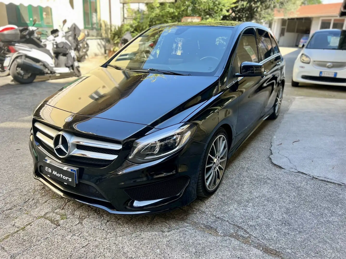 Mercedes-Benz B 200 d Premium AMG 7g-Tronic Noir - 1