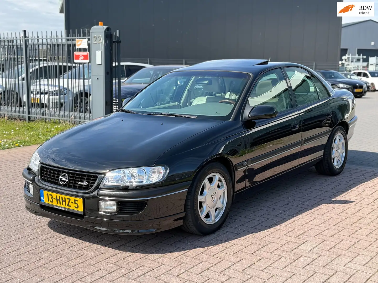 Opel Omega 3.0i V6 Sport MV6 Uniek! Youngtimer Top staat! Negro - 1
