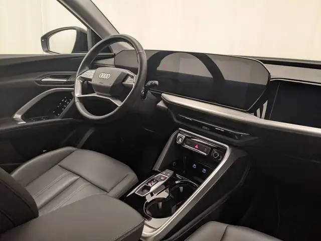 Audi Q5 view 6