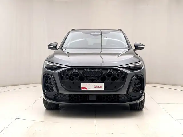 Audi Q5 view 2