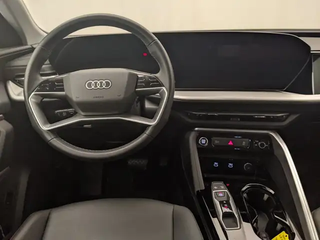 Audi Q5 view 7