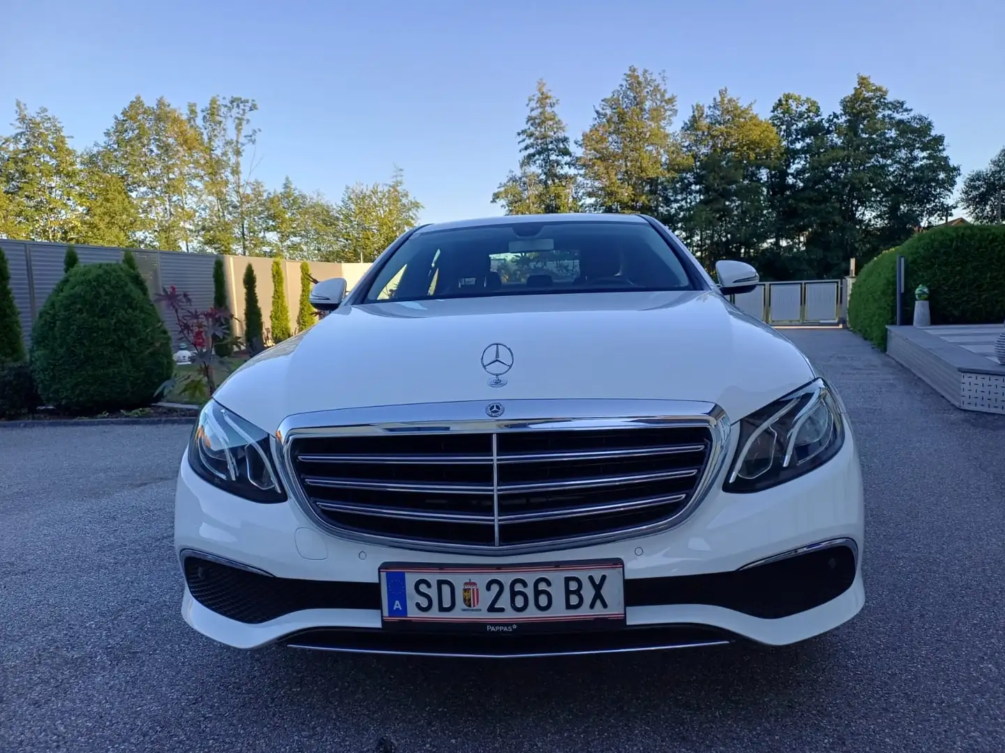 Mercedes-Benz E 200 d Exclusive Aut. Weiß - 2