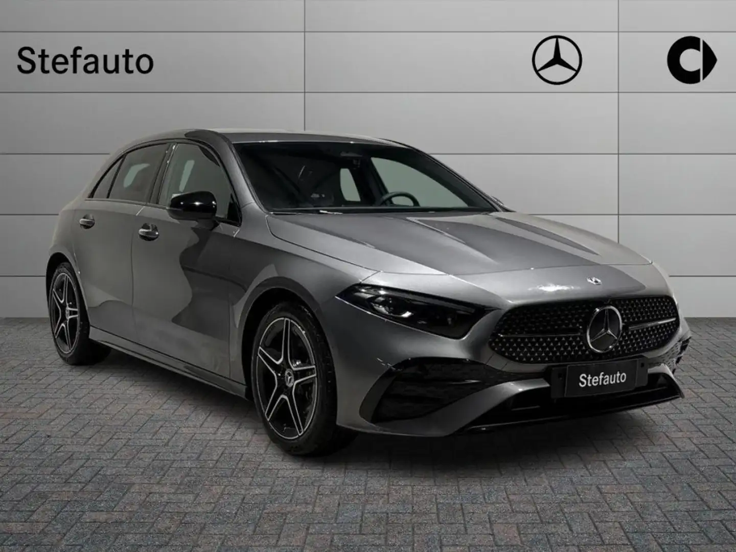 Mercedes-Benz A 180 d Automatic AMG Line Advanced Plus Grigio - 1
