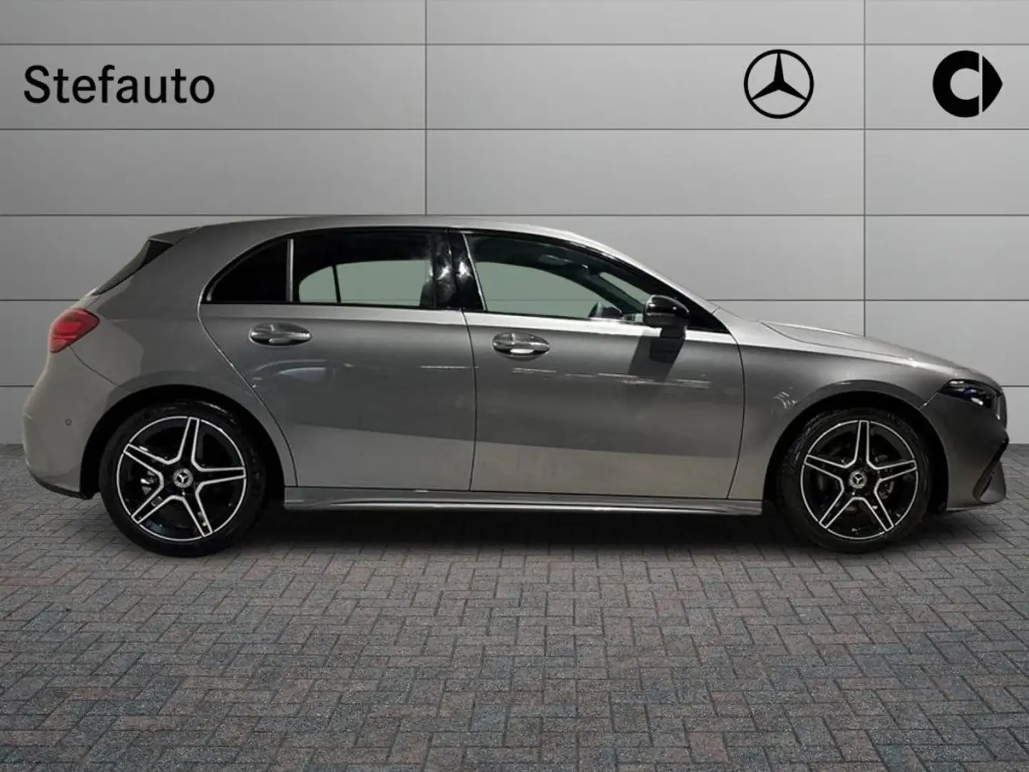 Mercedes-Benz A 180 d Automatic AMG Line Advanced Plus Grigio - 2