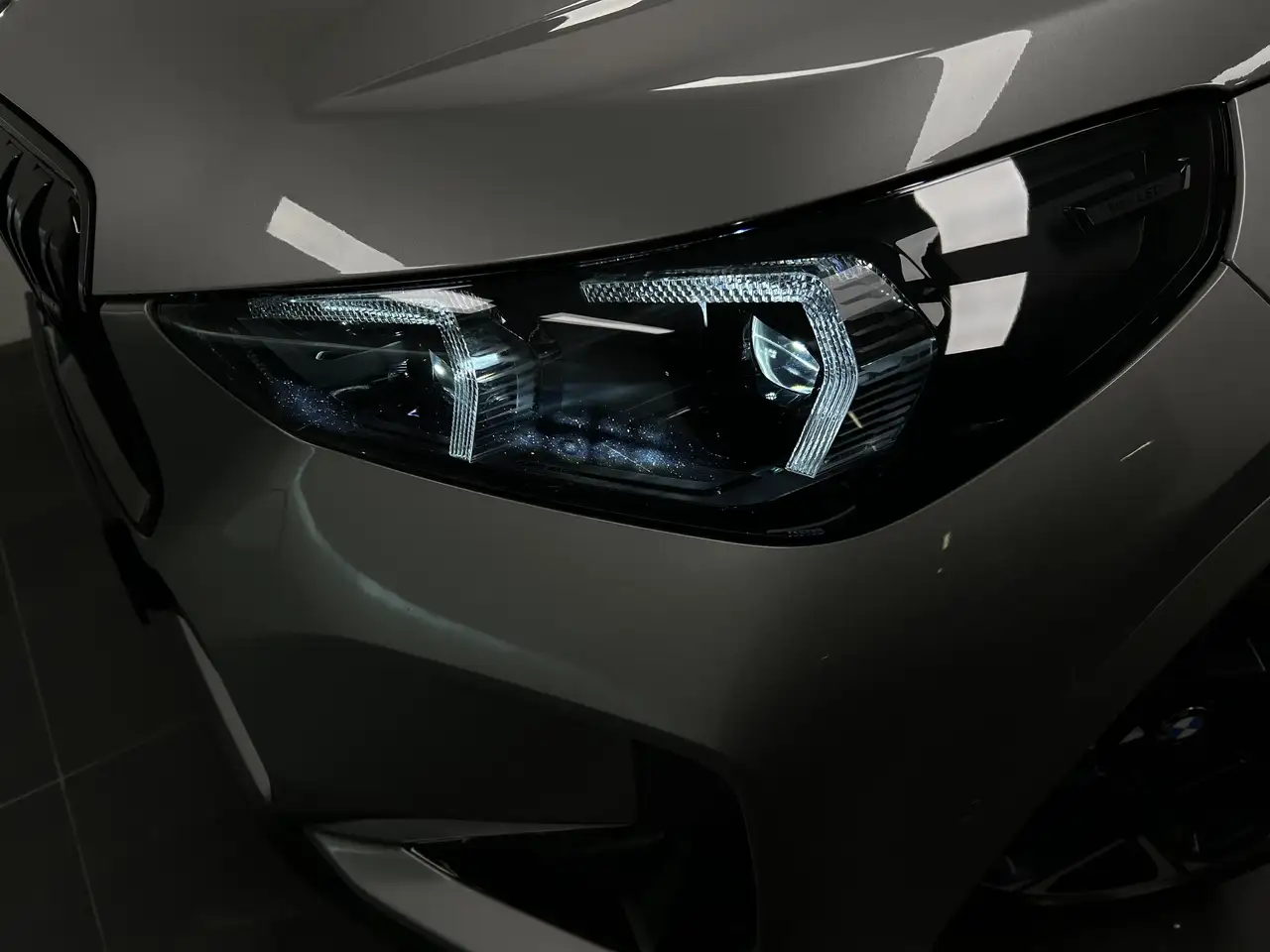 BMW X1 M35i xDrive M Sportpaket Pro Pano. AHK DAB LED Kom 8