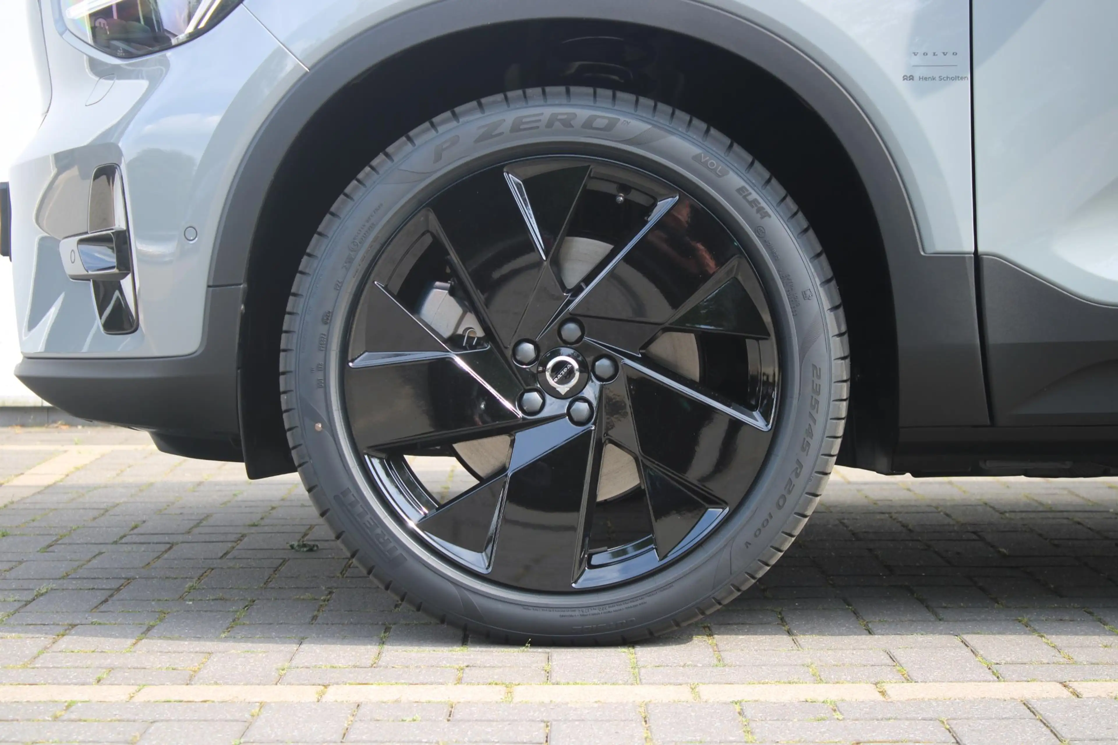 Volvo EX40 Single Motor Ext. Range Ultra Bl. Ed. Eur. 82 kWh — photo 6