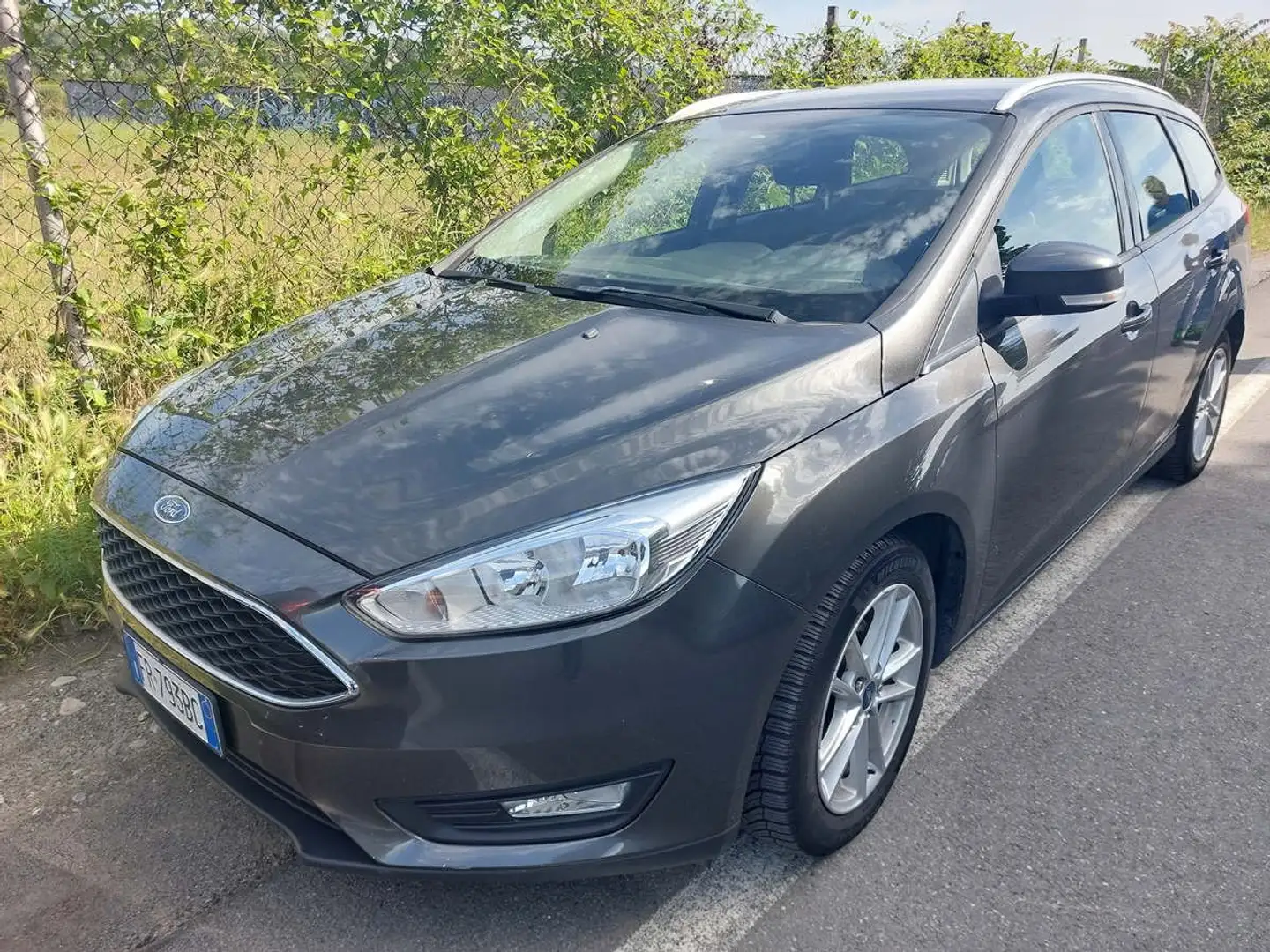 Ford Focus SW 1.5 TDCi 120cv TUTTA come NUOVA Gris - 2
