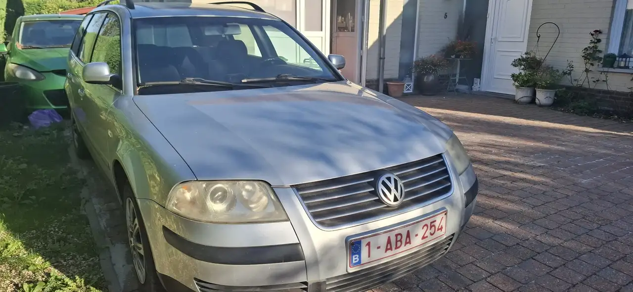 Volkswagen Passat 1.9 TDI - 130 Confort, foto 2