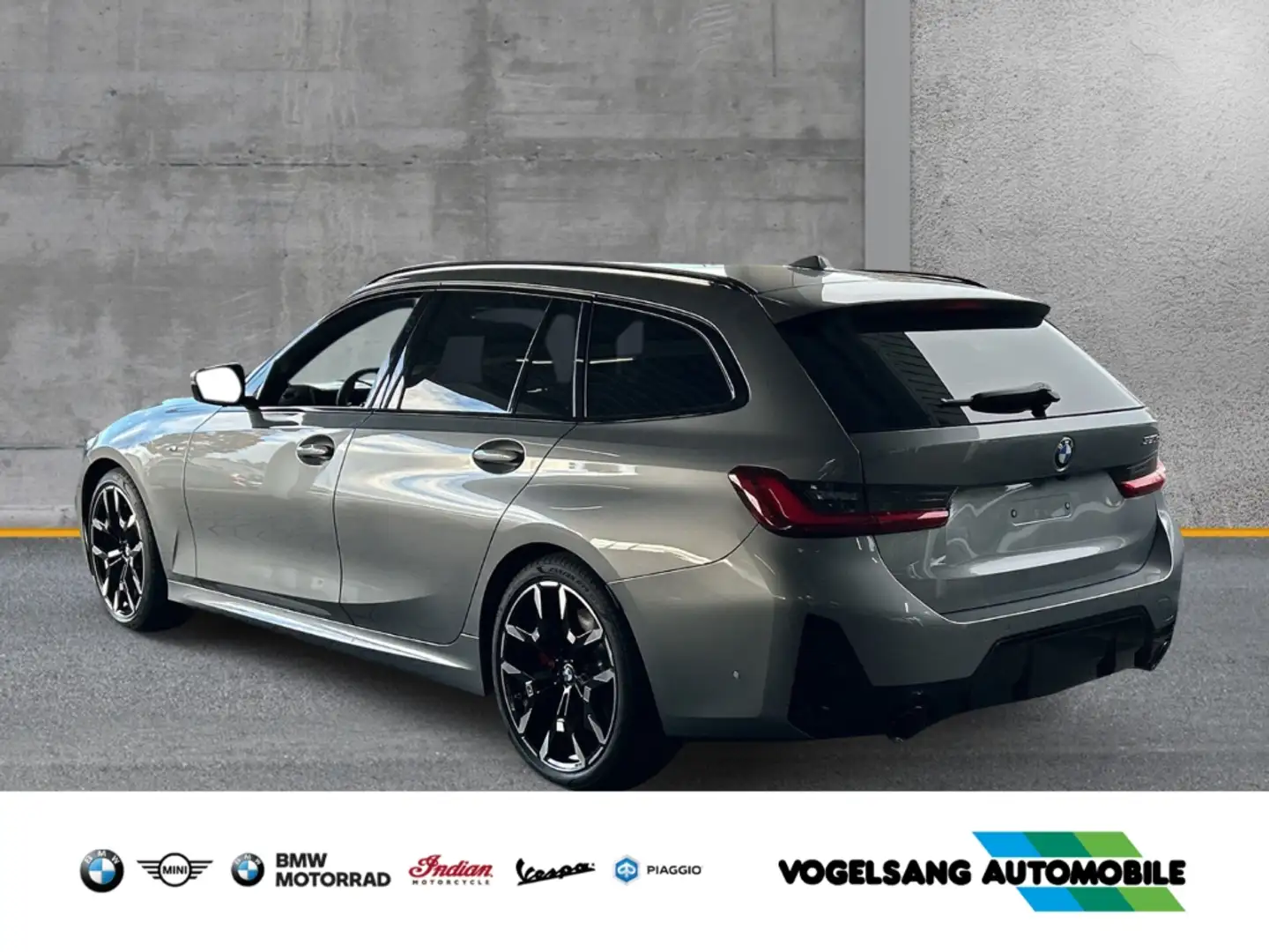 BMW 320 d M Sport Touring Grau - 2