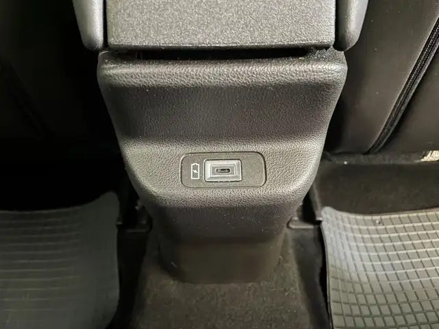 Jeep Avenger view 25