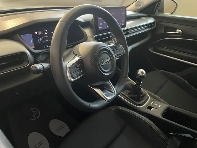 Jeep Avenger view 29