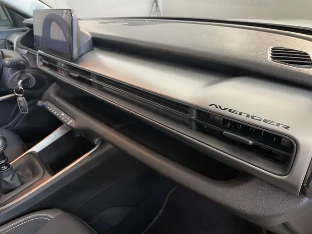 Jeep Avenger view 19