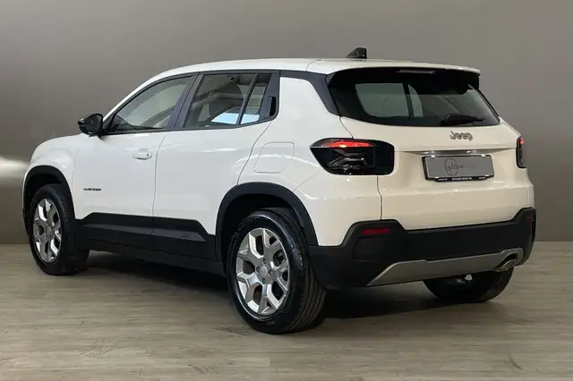 Jeep Avenger view 5