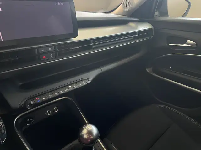 Jeep Avenger view 23