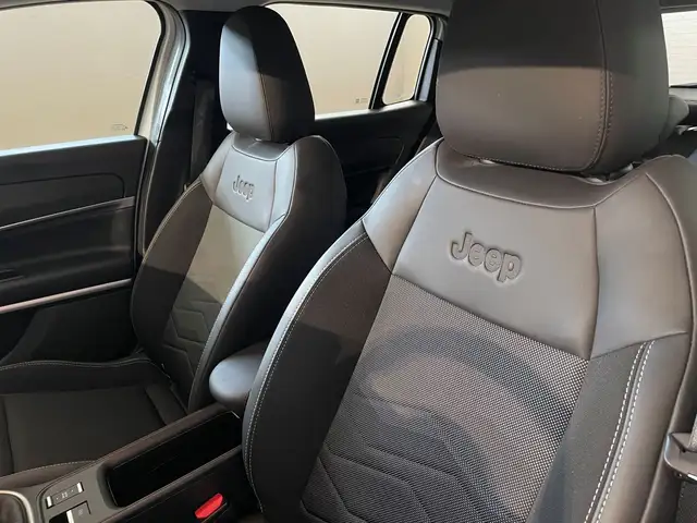 Jeep Avenger view 9