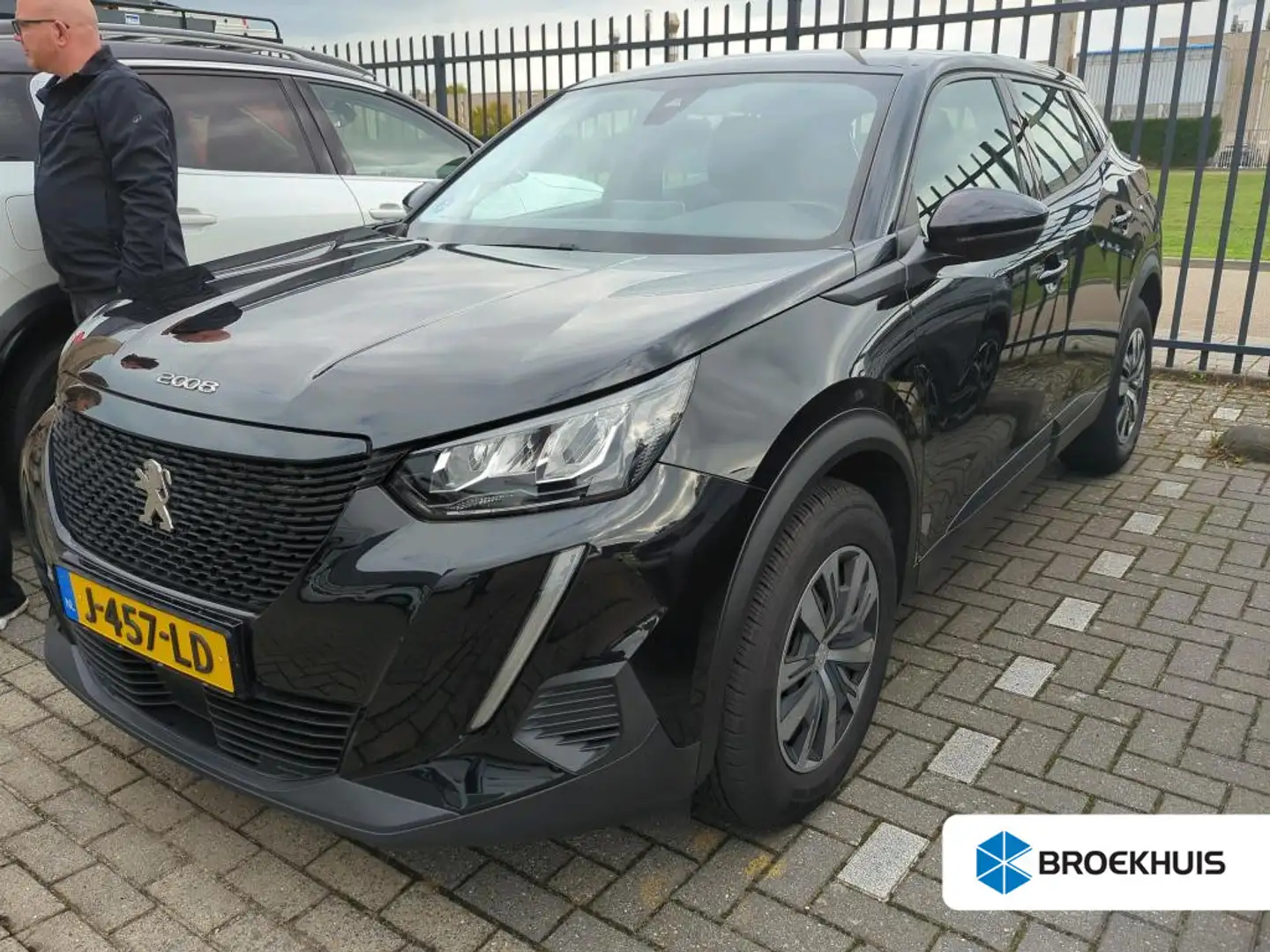 Peugeot 2008 1.2 PureTech Active | Navigatie | Apple carplay | Noir - 1
