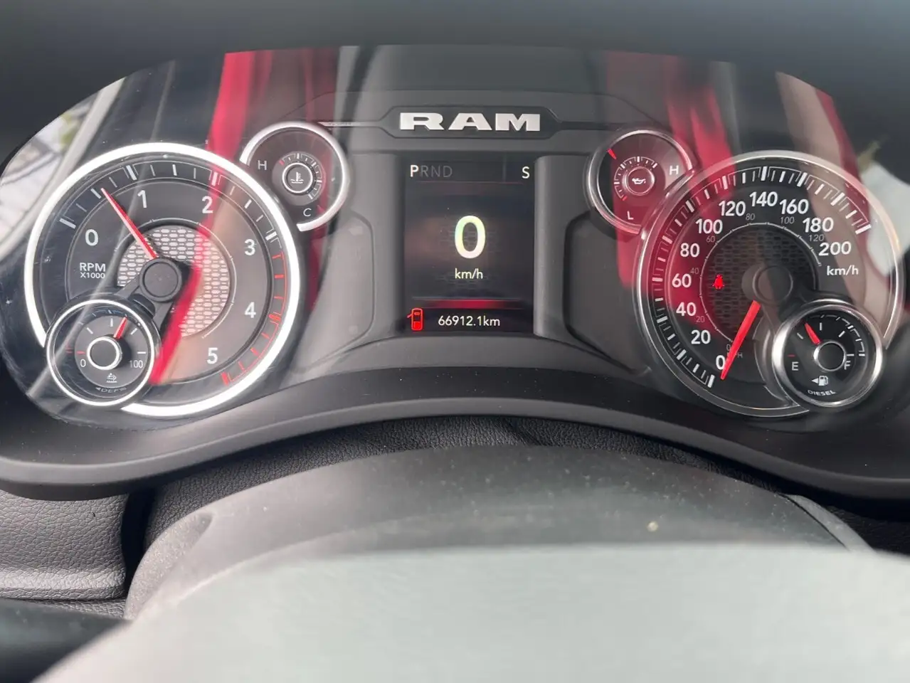 RAM 2500 снимка RAM 2500
